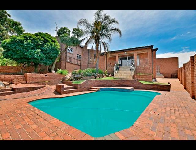 5 BEDROOM HOUSE FOR SALE IN GLENVISTA